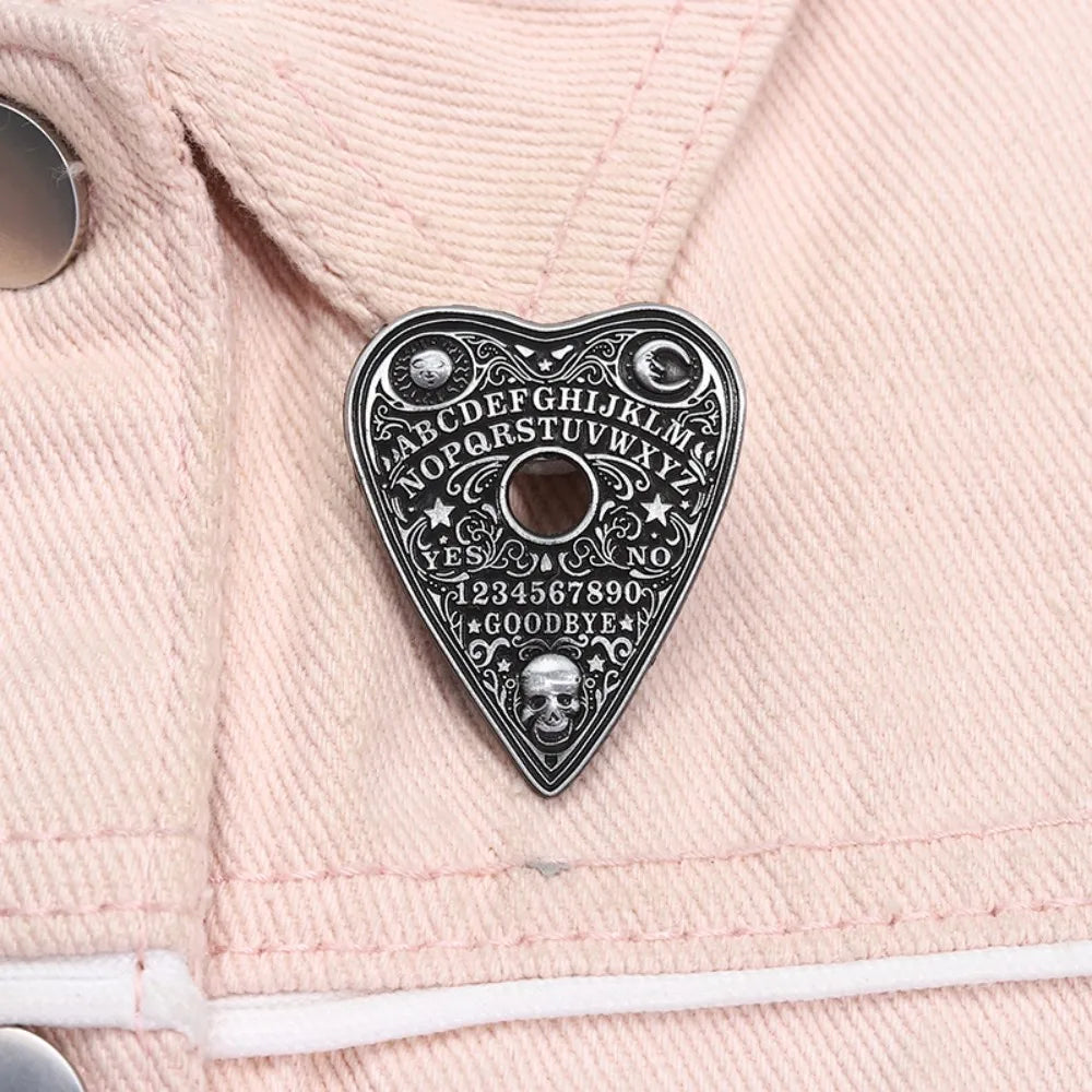 Vintage Heart Skull Ouija Board Enamel Pins Custom Witch Board Brooch Clothes Backpack Badge Halloween Jewelry Accessory Gifts